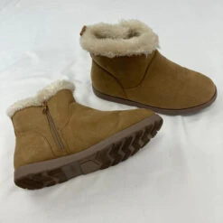 Cat & Jack Tan Furry Suede Boots Size 6