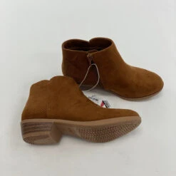 Cat & Jack Debbie Fashion Booties 3