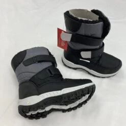 Wootie Black/Gray Snowboots Size 10